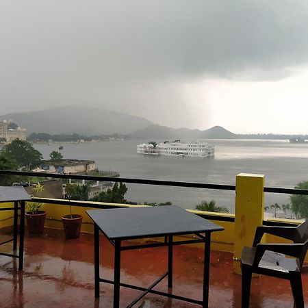 Hotel Lake Star Udaipur Exterior photo